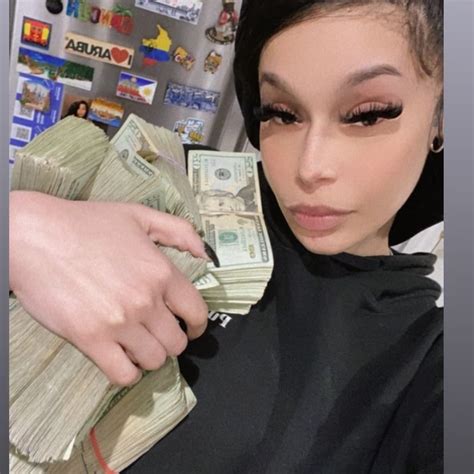 dripzbaddiez|DripzBaddiez ‍ on Twitter.